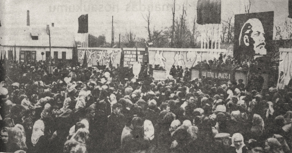 Ļeņina 100. dzimšanas dienas svinības un pieminekļa atklāšana Alūksnē, G.Treija foto no laikraksta "Oktobra Karogs" 1970. gada 1. maijā.