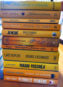 Dzeltenās grāmatas.