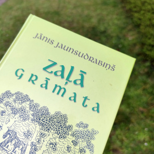 Zaļas grāmatas.