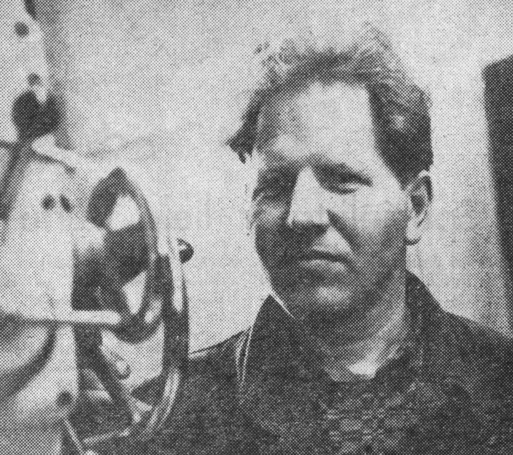 Uldis Tiljons savā darba vietā - VEF 14. cehā, 1969. gads.