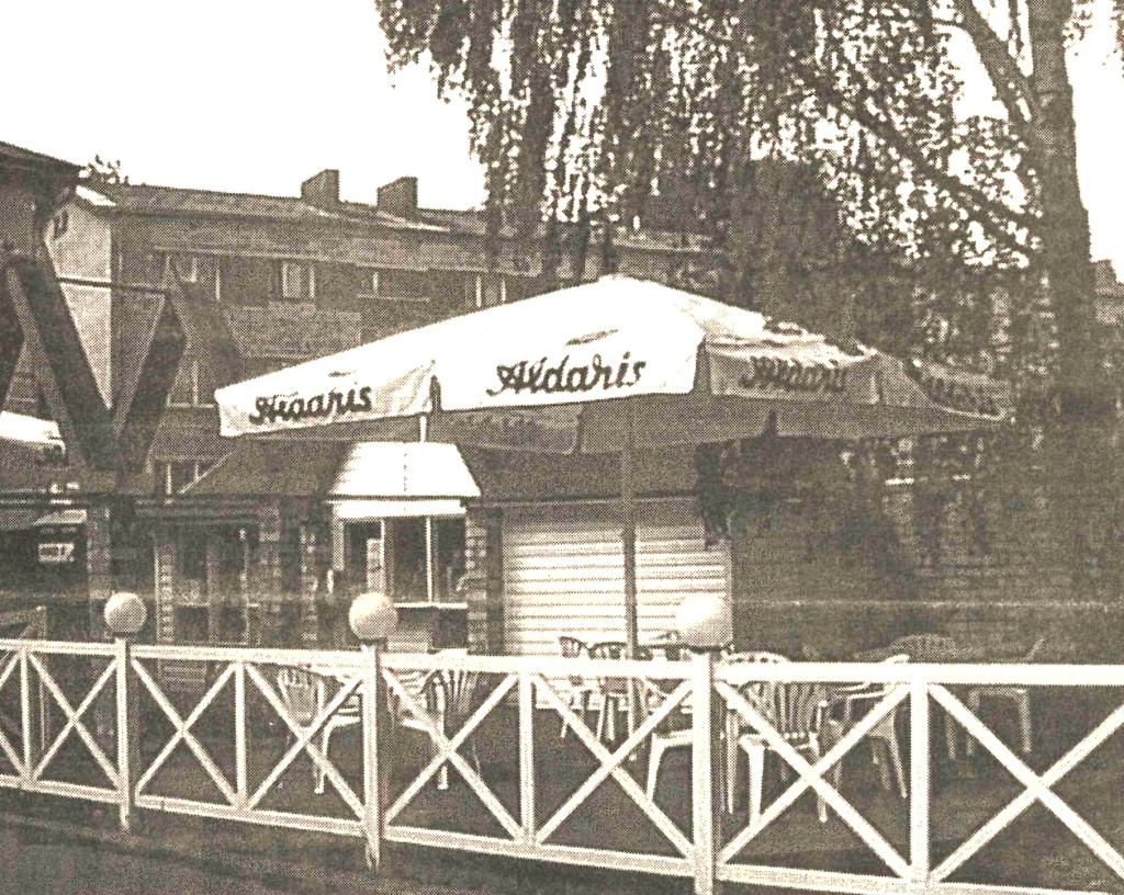 Vasaras kafejnīca "Pietura", 2000. gads.