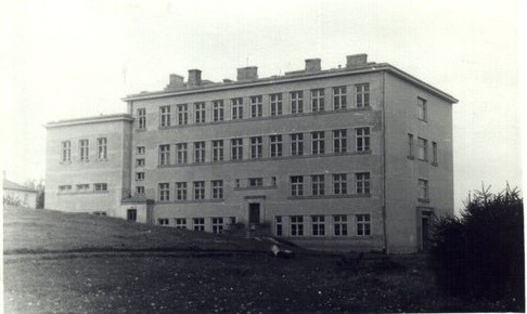 Alūksnes ģimnāzijas jaunā ēka, 1938. Foto: zudusilatvija.lv