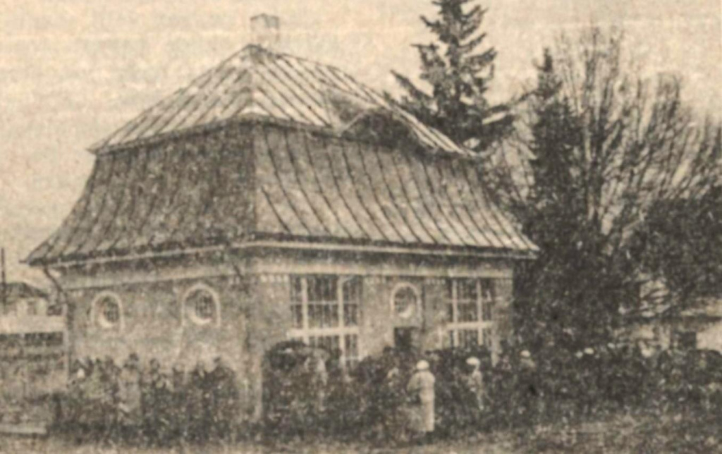 Bībeles muzeja atklāšanā. Attēls: Malienas Ziņas, 29.12.1990.