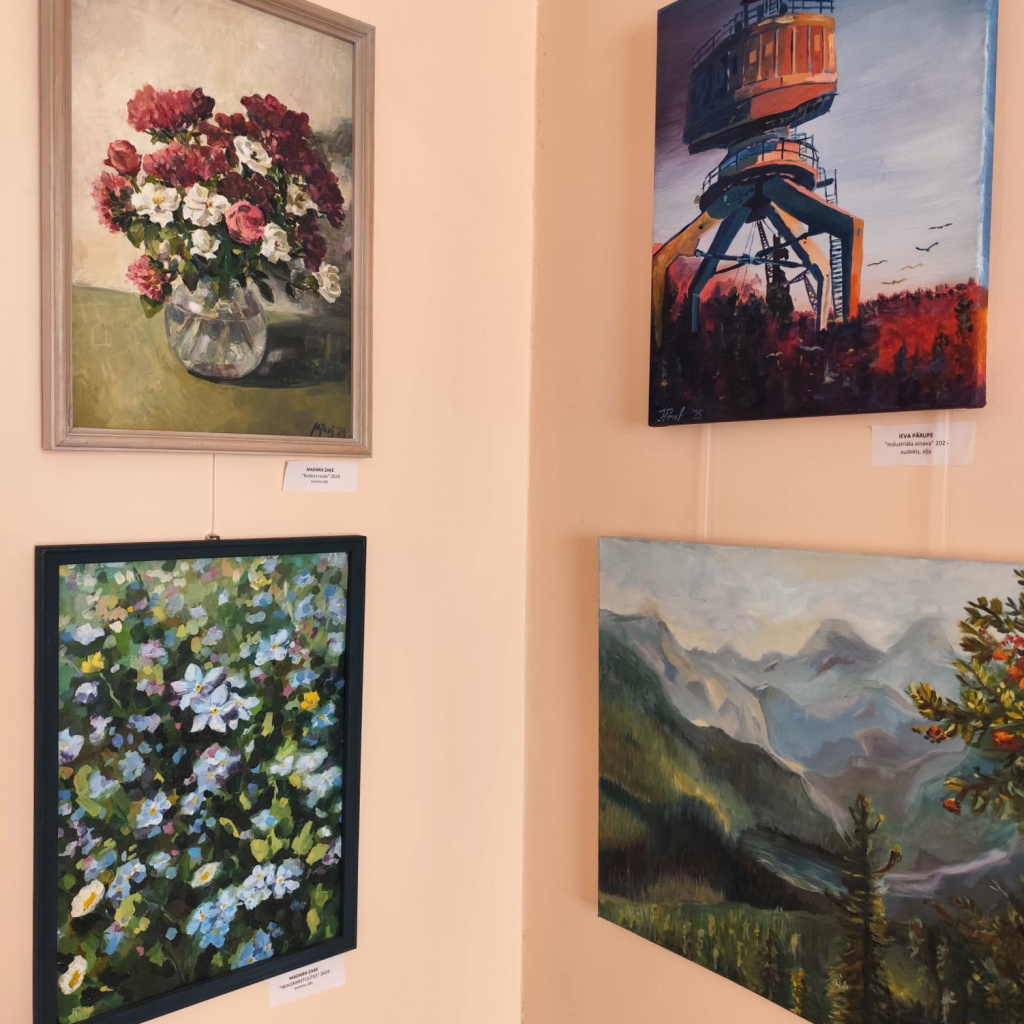 Alūksnes Mākslas skolas pieaugušo mākslas programmas dalībnieču darbu izstāde.