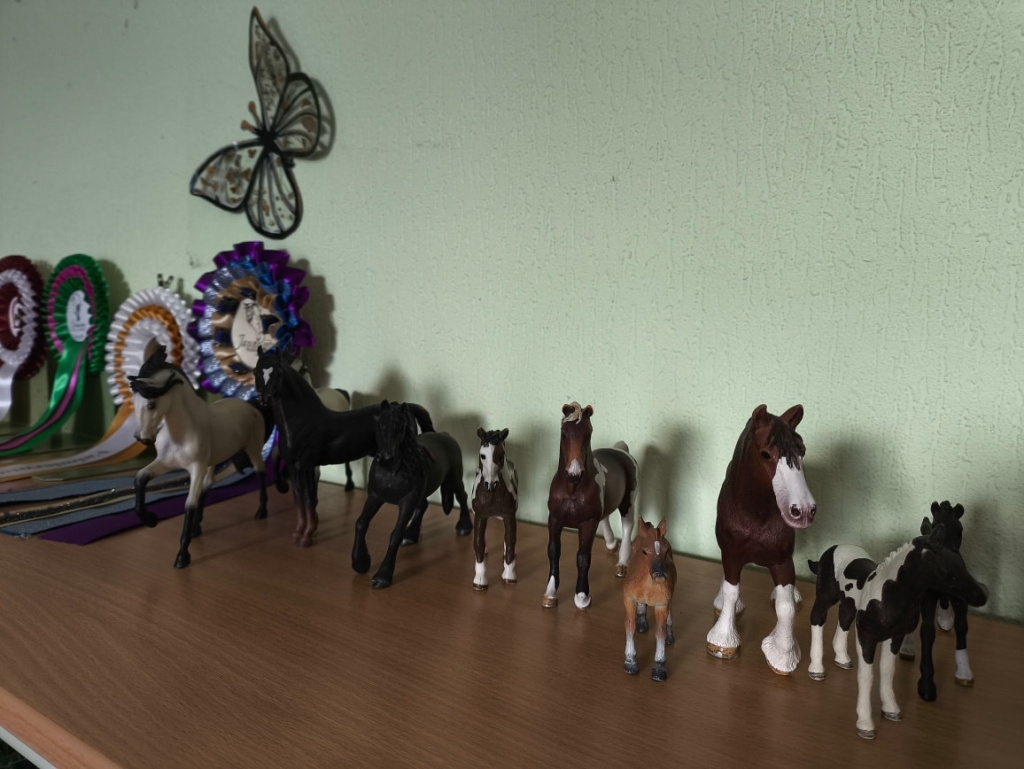 Emīlijas Frunzas zirgu figūriņu izstāde