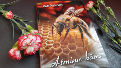 Modas Sedlenieces dzejas krājums "Atmiņu kāres".