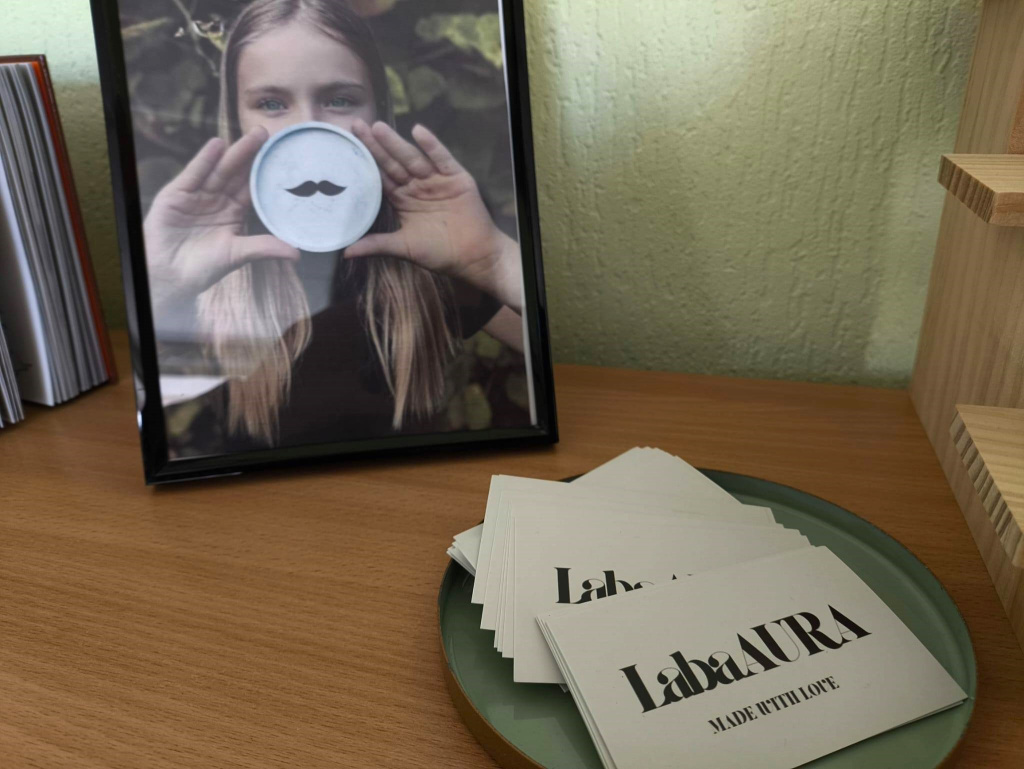 Lauras Latikas darbu izstāde.