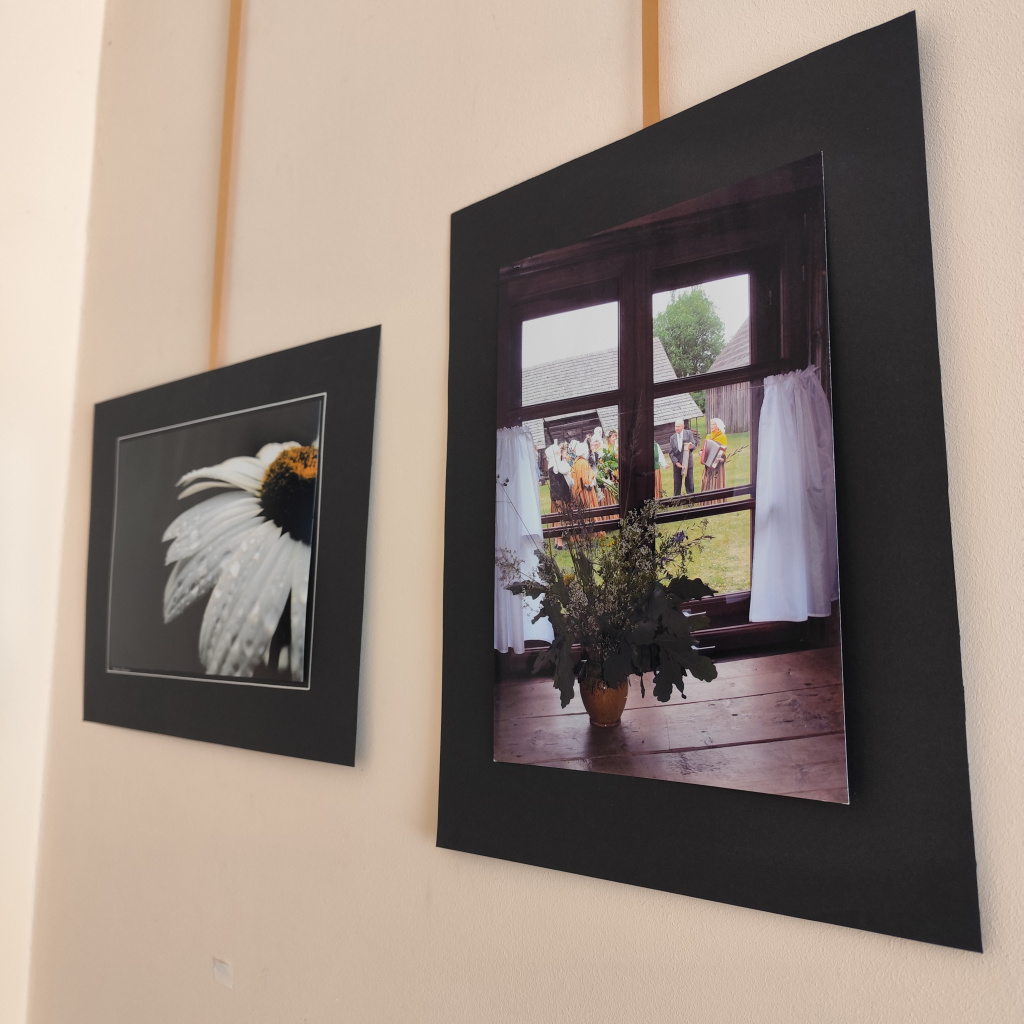 Viļņa Blūma foto izstāde Alūksnes novada bibliotēkā.